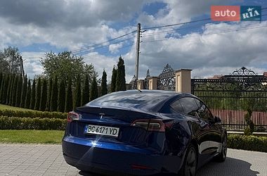 Седан Tesla Model 3 2023 в Львові