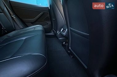 Седан Tesla Model 3 2019 в Одесі
