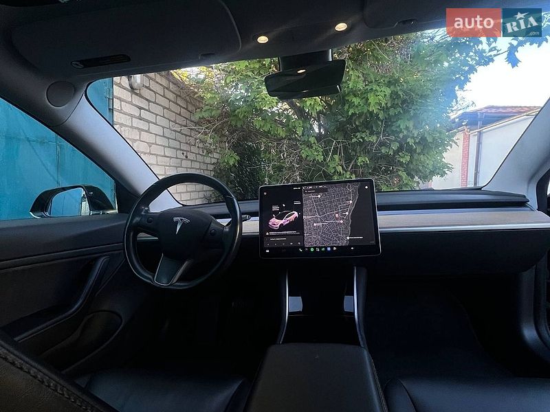 Седан Tesla Model 3 2019 в Одесі