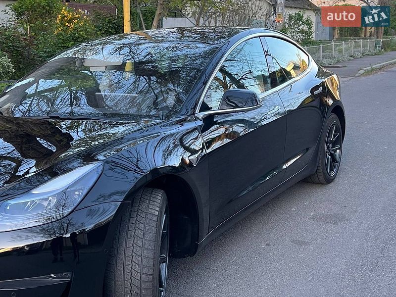 Седан Tesla Model 3 2019 в Одесі