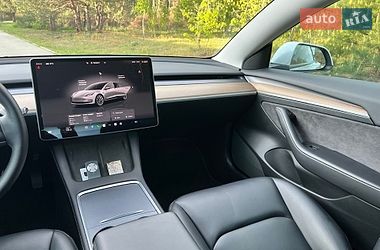 Седан Tesla Model 3 2022 в Костополе
