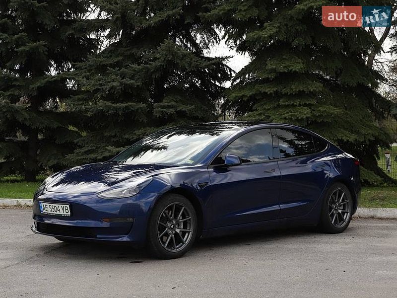 Седан Tesla Model 3 2021 в Днепре