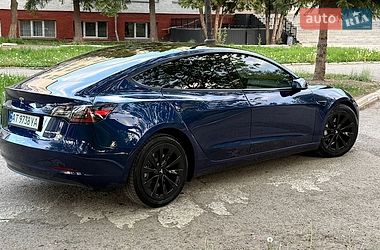 Седан Tesla Model 3 2022 в Ивано-Франковске