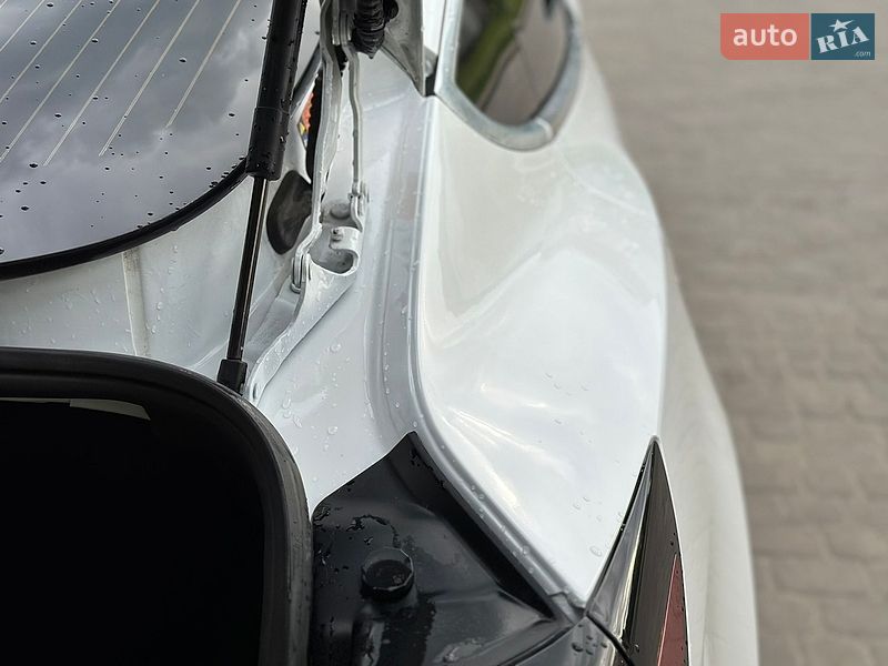 Седан Tesla Model 3 2018 в Кременчуці