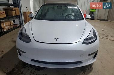 Седан Tesla Model 3 2021 в Львові
