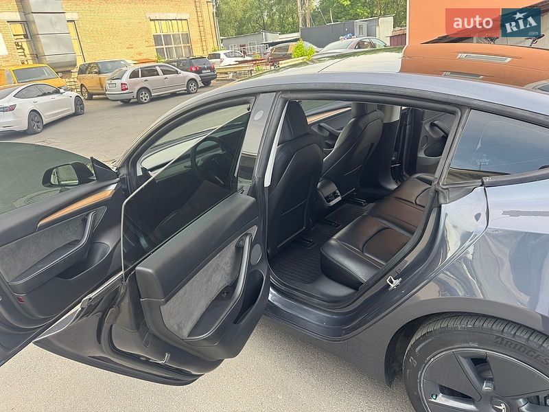 Седан Tesla Model 3 2022 в Киеве