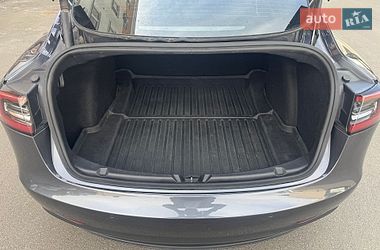 Седан Tesla Model 3 2022 в Киеве