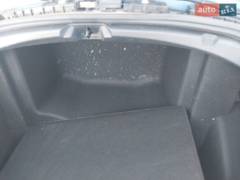 Седан Tesla Model 3 2023 в Кропивницком
