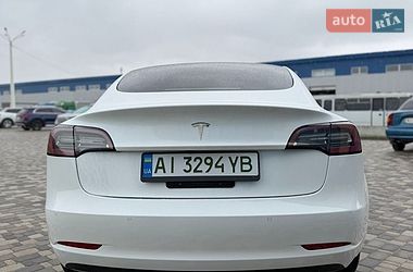 Седан Tesla Model 3 2022 в Броварах