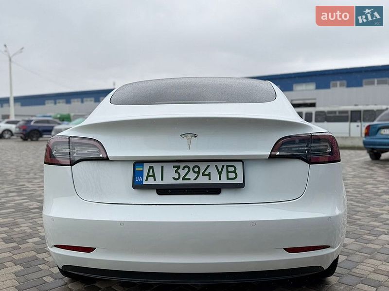 Седан Tesla Model 3 2022 в Броварах