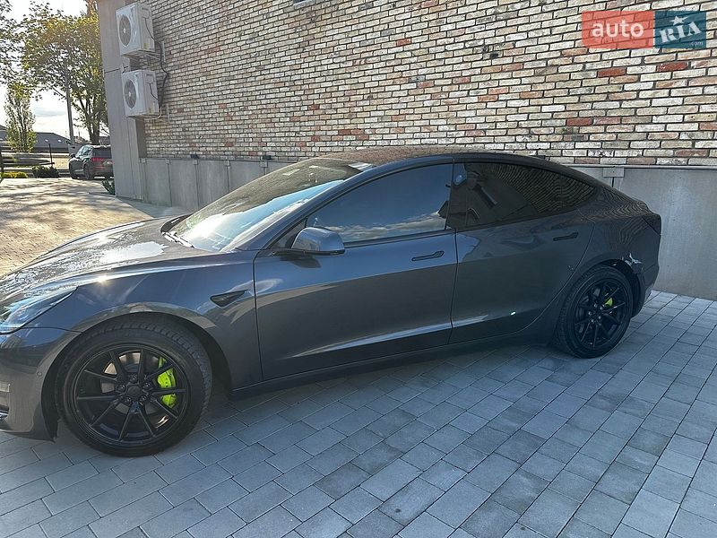 Седан Tesla Model 3 2018 в Луцке