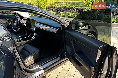 Седан Tesla Model 3 2018 в Луцке