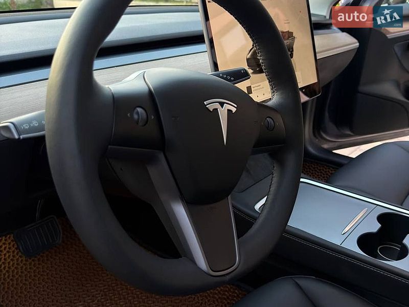 Седан Tesla Model 3 2023 в Запорожье