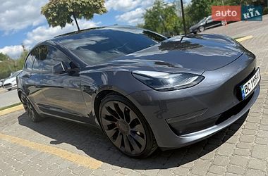 Седан Tesla Model 3 2021 в Львові