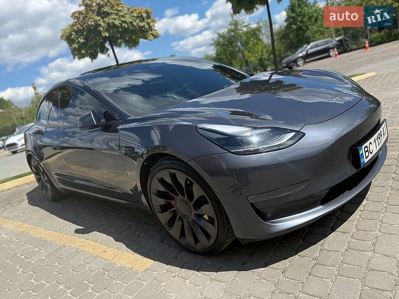 Седан Tesla Model 3 2021 в Львові