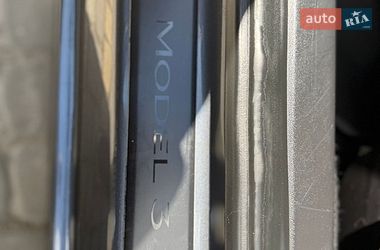 Седан Tesla Model 3 2021 в Львові