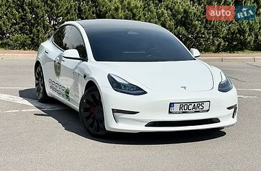 Седан Tesla Model 3 2022 в Киеве