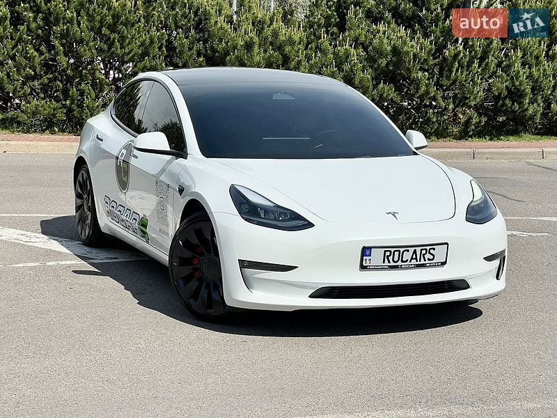 Седан Tesla Model 3 2022 в Киеве