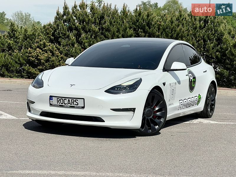 Седан Tesla Model 3 2022 в Киеве