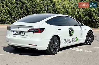 Седан Tesla Model 3 2022 в Киеве
