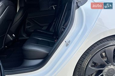 Седан Tesla Model 3 2022 в Киеве