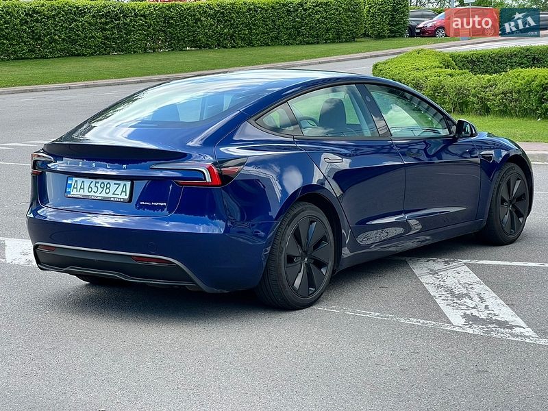 Седан Tesla Model 3 2024 в Киеве