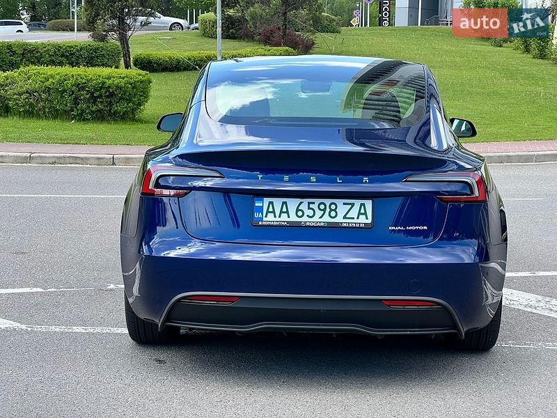 Седан Tesla Model 3 2024 в Киеве