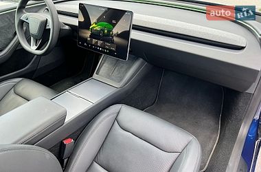 Седан Tesla Model 3 2024 в Киеве