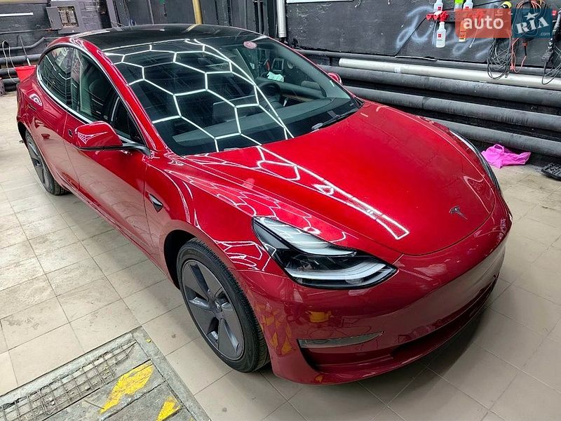 Седан Tesla Model 3 2022 в Вишгороді