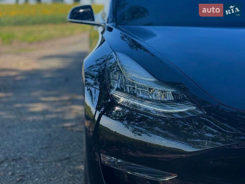 Tesla Model 3 2019