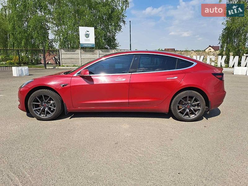 Седан Tesla Model 3 2018 в Киеве
