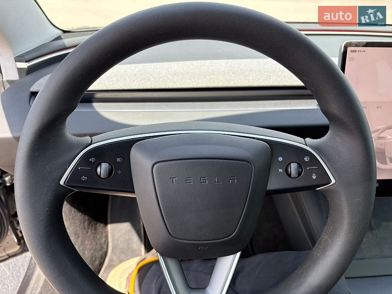Седан Tesla Model 3 2025 в Рівному