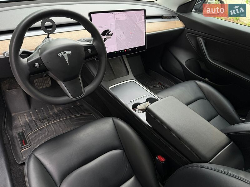 Седан Tesla Model 3 2020 в Києві