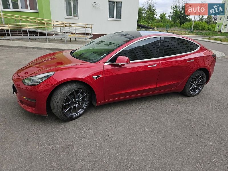 Седан Tesla Model 3 2019 в Харкові