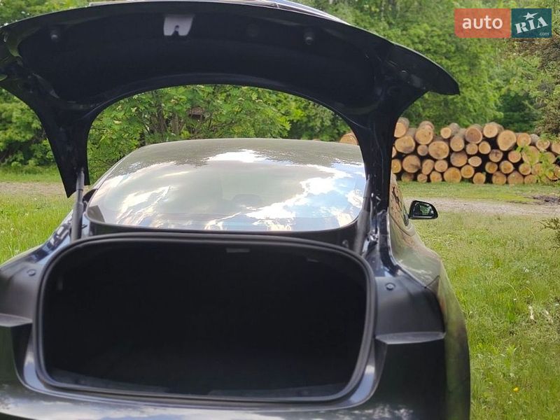 Седан Tesla Model 3 2025 в Полтаві