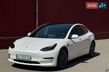 Седан Tesla Model 3 2021 в Киеве