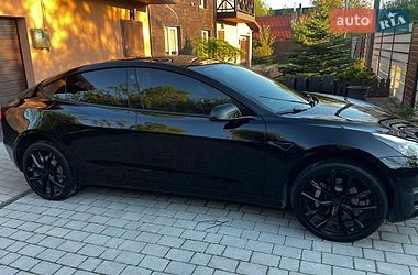 Седан Tesla Model 3 2022 в Львове