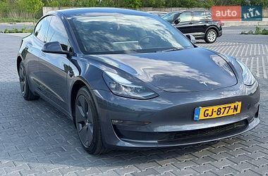 Седан Tesla Model 3 2022 в Ровно