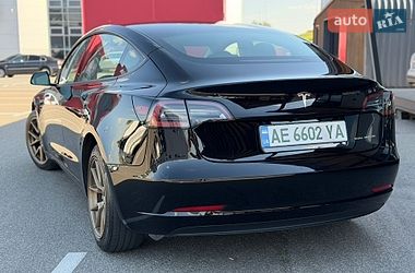 Седан Tesla Model 3 2022 в Киеве