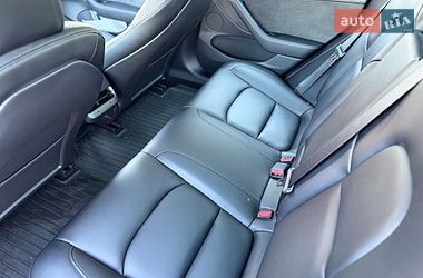 Седан Tesla Model 3 2022 в Киеве