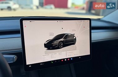 Седан Tesla Model 3 2022 в Киеве