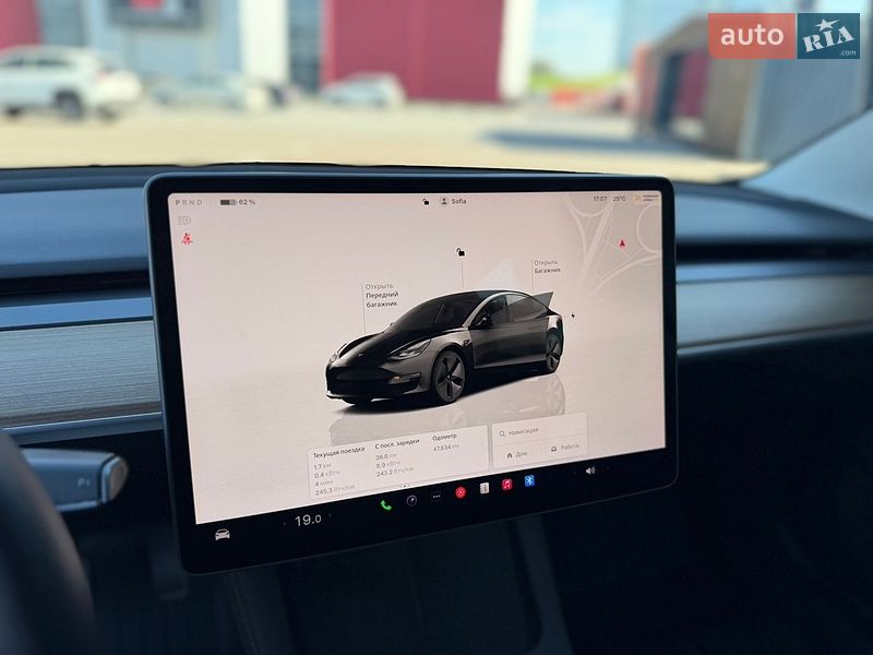 Седан Tesla Model 3 2022 в Киеве