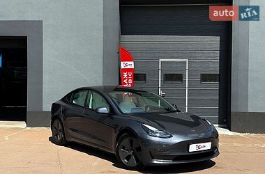 Седан Tesla Model 3 2023 в Києві