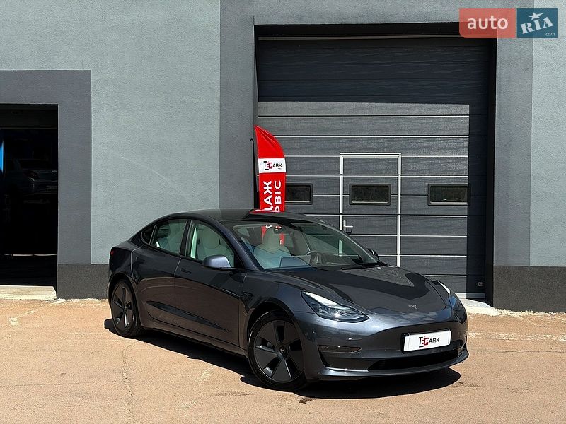 Tesla Model 3 2023