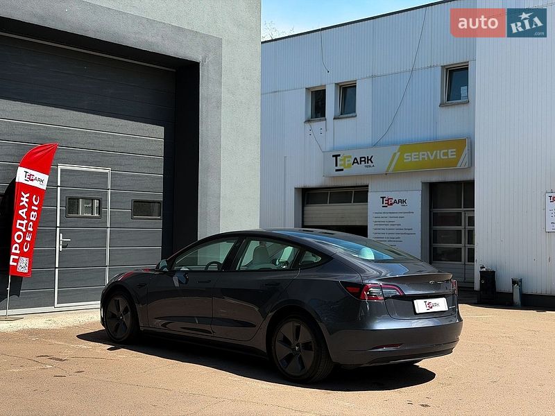 Седан Tesla Model 3 2023 в Киеве
