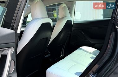Седан Tesla Model 3 2023 в Киеве