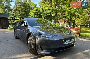Седан Tesla Model 3 2022 в Киеве