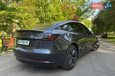Седан Tesla Model 3 2022 в Киеве