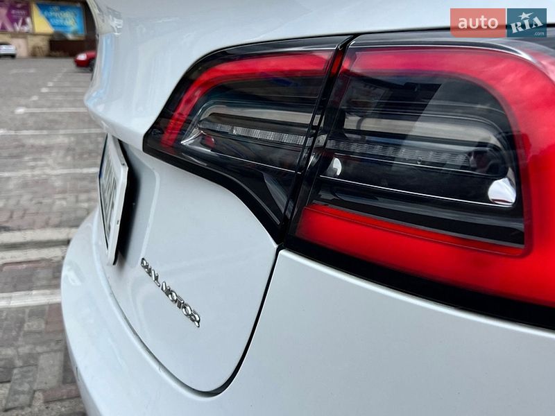 Седан Tesla Model 3 2018 в Харькове