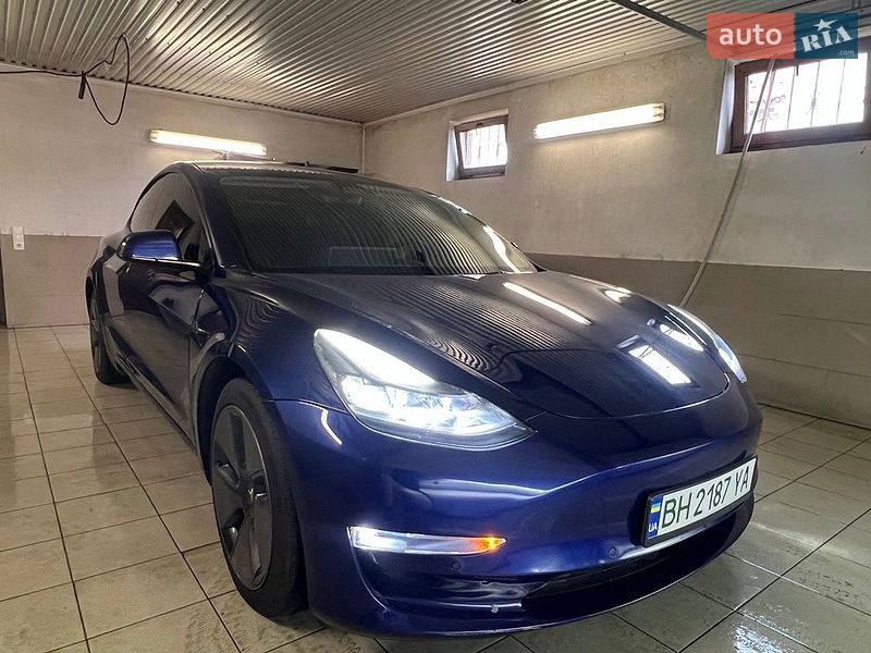 Tesla Model 3 2021